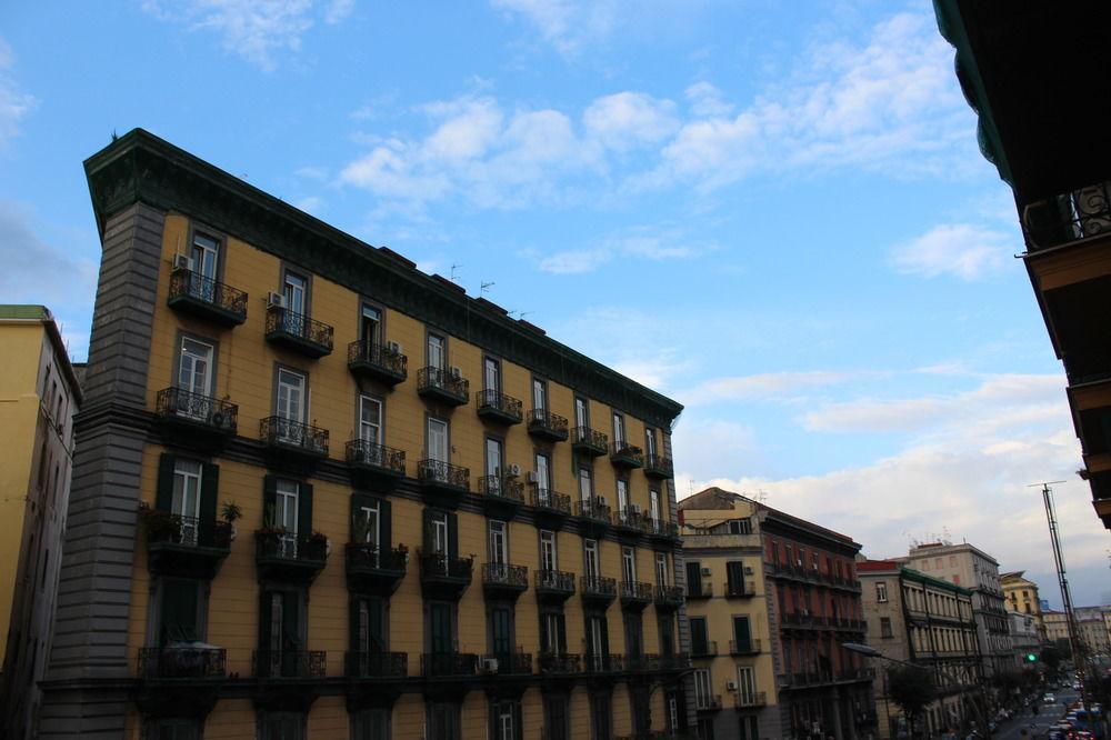 Viaggio A Napoli B&B Екстер'єр фото