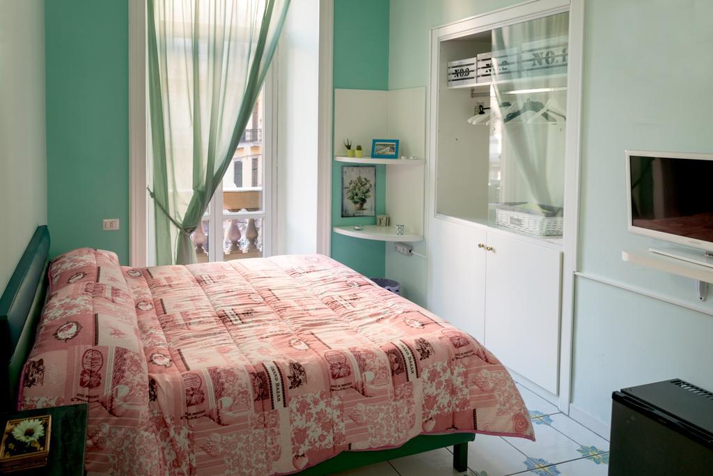 Viaggio A Napoli B&B Екстер'єр фото